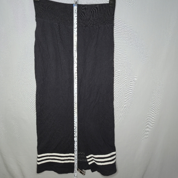 Adidas Ladies Midi Black And White Skirt Size M - Picture 3 of 7